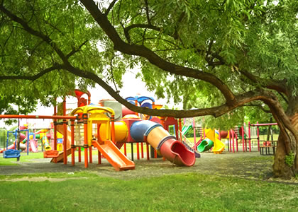 Spielplatzreinigung Spielplatzreinigung